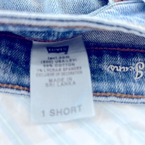 Original authentic Levi cut-off shorts; Size 1 - Picture 5 of 13